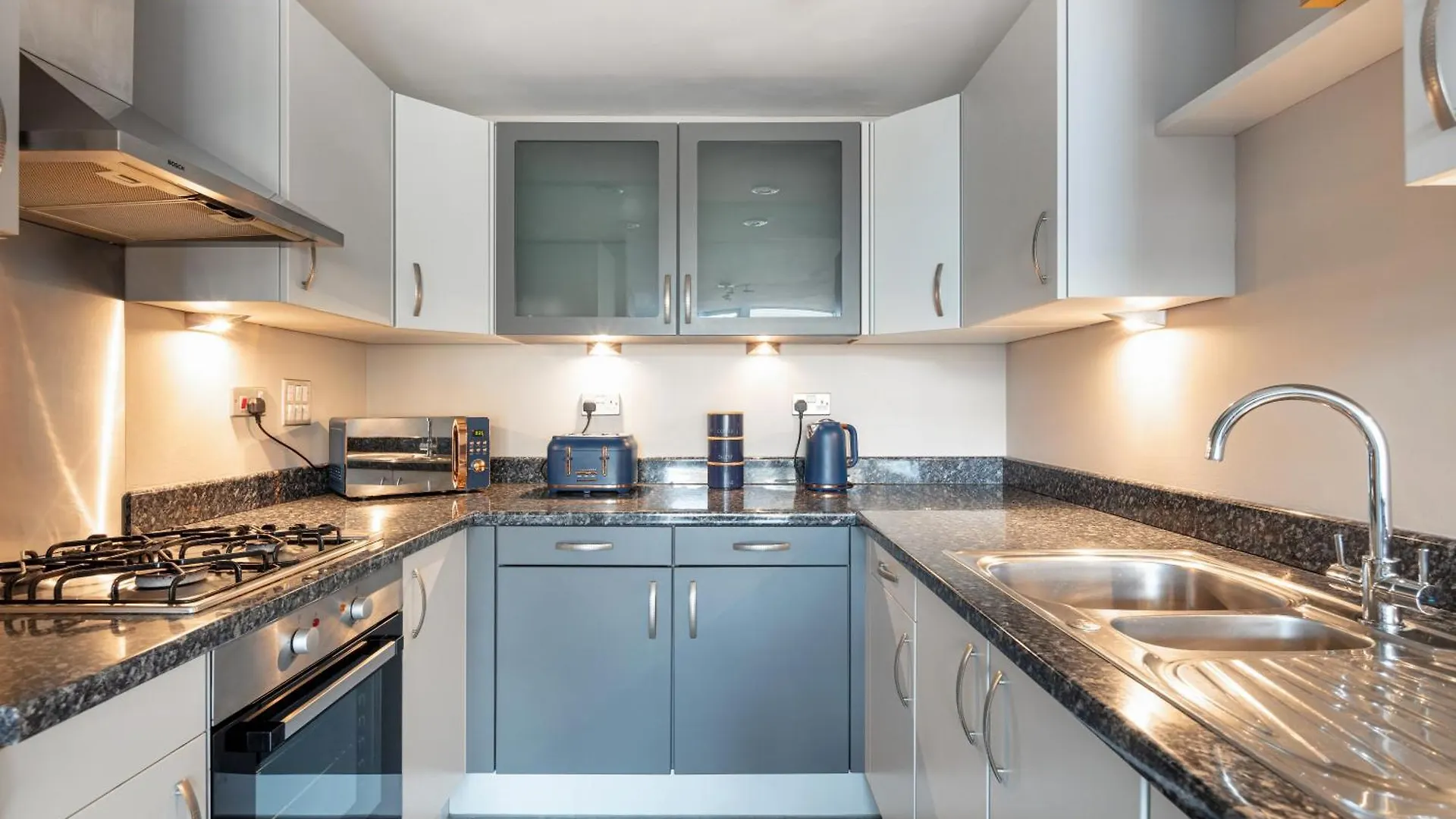 Apartment Excel, O2, Canary Wharf, London City Airport - Free Parking