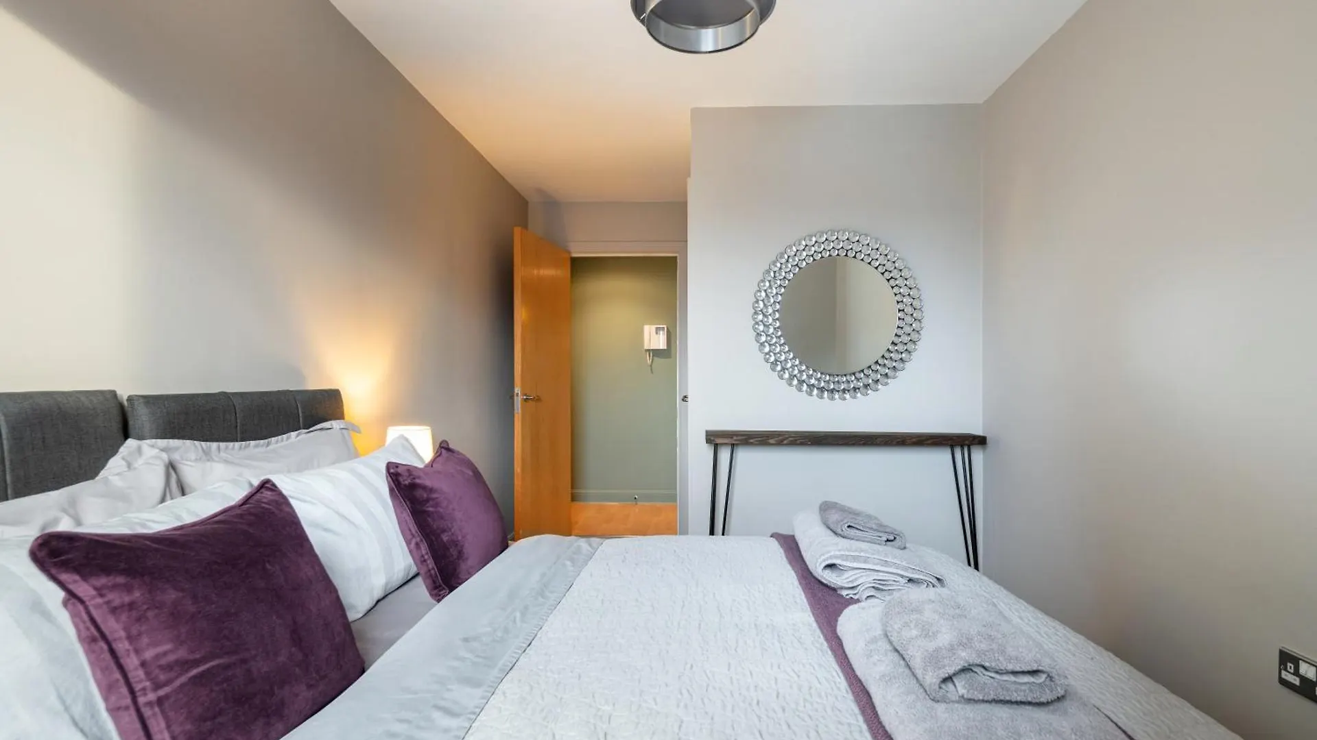 Apartment Excel, O2, Canary Wharf, London City Airport - Free Parking United Kingdom