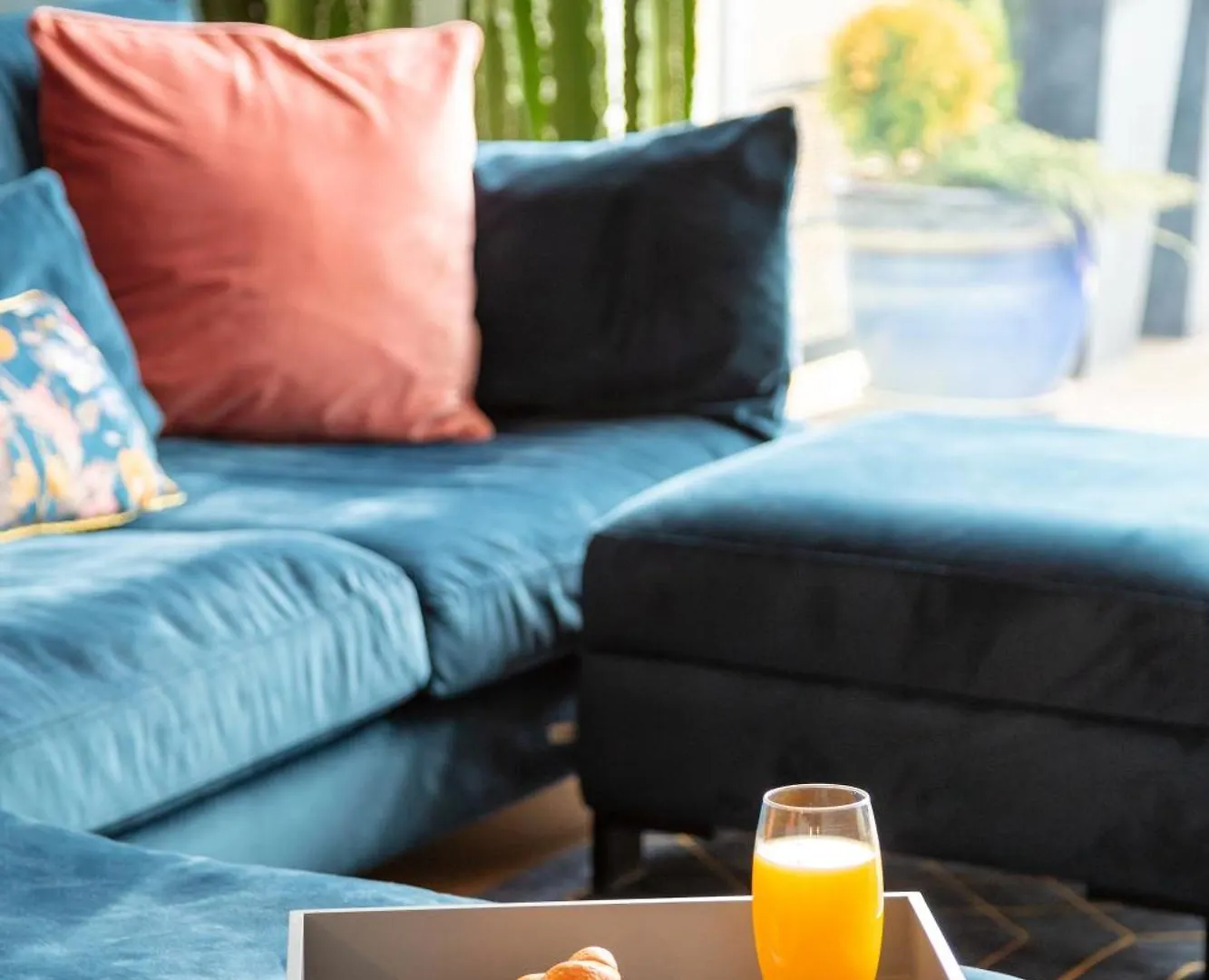 Excel, O2, Canary Wharf, London City Airport - Free Parking Apartment