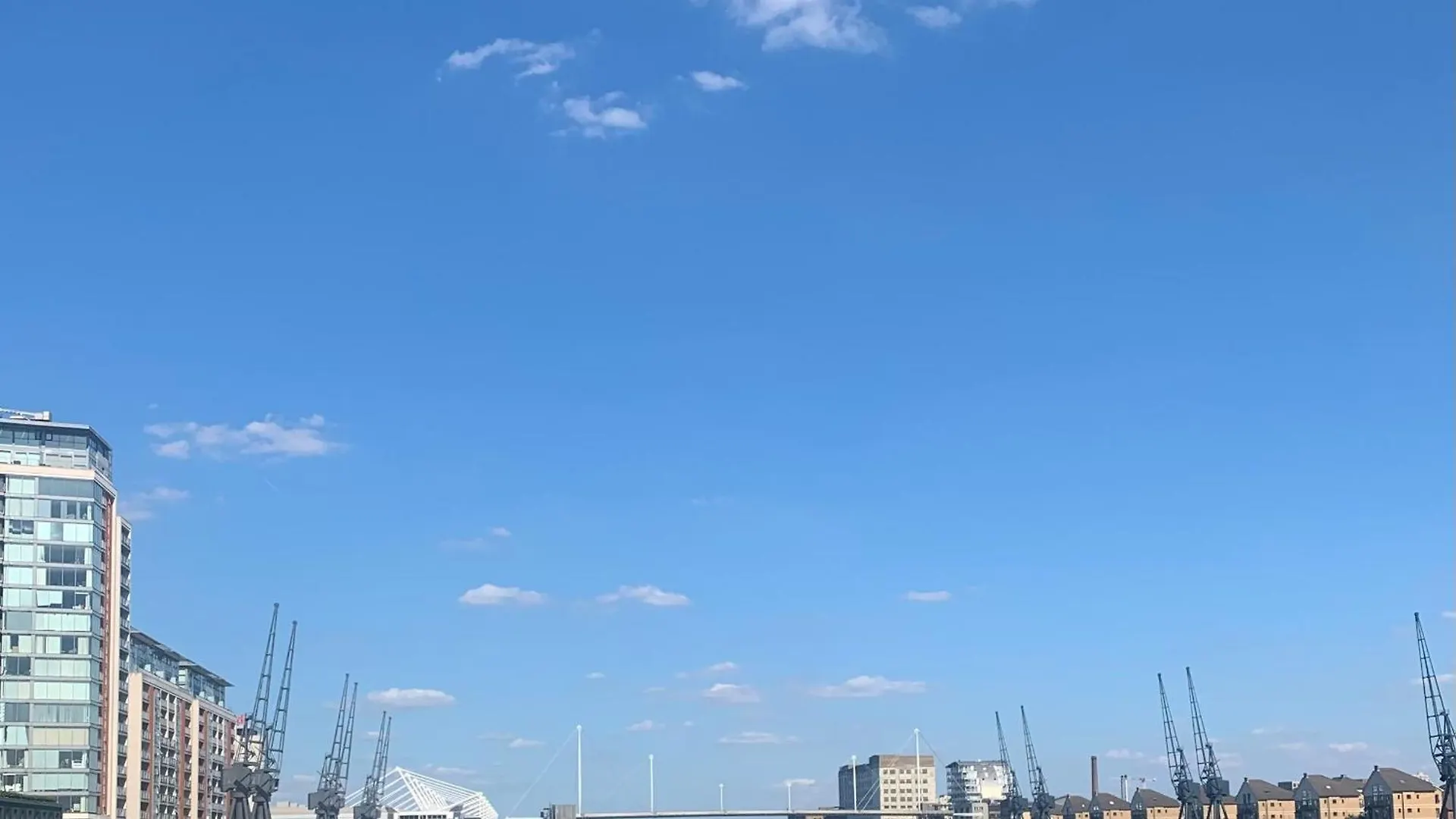 Excel, O2, Canary Wharf, London City Airport - Free Parking 0*,